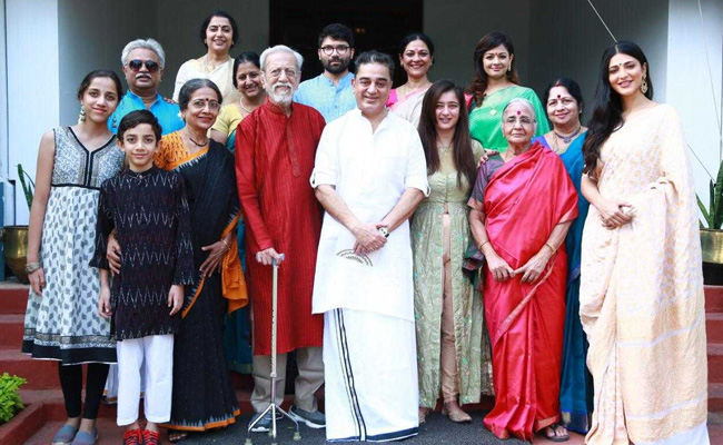 Kamal Haasan To Unveil Father's Statue On His 65th Birthday