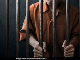 US Man Gets Life In Prison For Tying Girlfriend To Signpost Before Watching Her Die US Man Gets Life In Prison For Tying Girlfriend To Signpost Before Watching Her Die