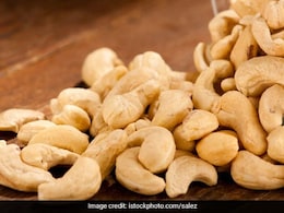 Cashew For Bones: हड्डियों को फौलाद जैसा मजबूत बना देगा काजू, बस डाइट में ऐसे करें शामिल