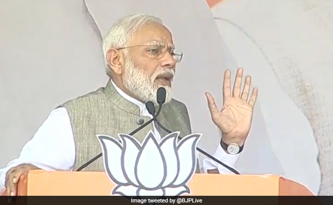 झारखंड में बोले पीएम मोदी- ''नई बसें, ट्रक, टैंपो, के माध्यम से तो रोज़गार मिल ही रहा है...''