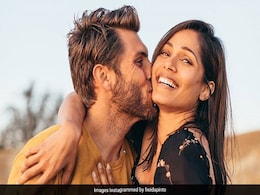 'स्लमडॉग मिलियनेयर' की एक्ट्रेस फ्रीडा पिंटो ने बॉयफ्रेंड से की सगाई- देखें Pics 'स्लमडॉग मिलियनेयर' की एक्ट्रेस फ्रीडा पिंटो ने बॉयफ्रेंड से की सगाई- देखें Pics