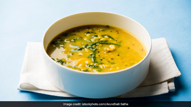 High-Protein Diet: Add Spinach To Your Moong Dal And Make It Healthier (Watch Recipe Video)