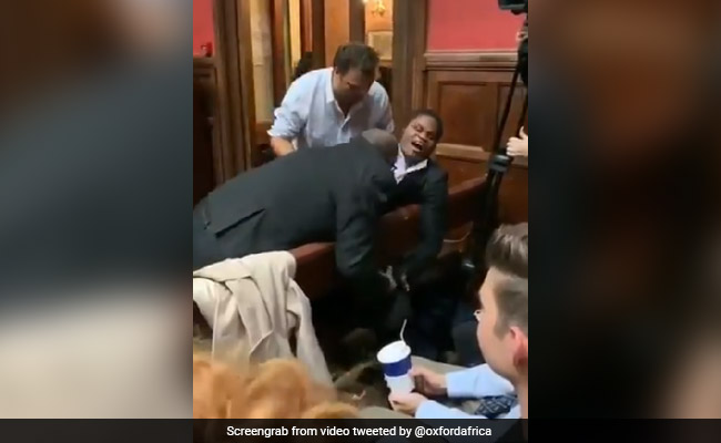 Oxford Union President Resigns After Blind Student Dragged From Debate