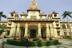 BHU Protests Over Muslim Professor Continues: Faculty Involved? BHU Protests Over Muslim Professor Continues: Faculty Involved?