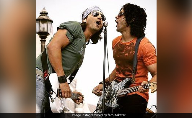 Farhan Akhtar's Birthday Wish For Arjun Rampal Comes With A <I>Rock On!!</I> Reference