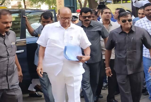 महाराष्ट्र में कब बनेगी सरकार? गतिरोध के बीच NCP की अहम बैठक आज महाराष्ट्र में कब बनेगी सरकार? गतिरोध के बीच NCP की अहम बैठक आज