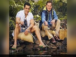 सलमान खान ने पिता सलीम खान के जन्मदिन पर शेयर की Photo, इस अंदाज में दिखी पिता और पुत्र की जोड़ी सलमान खान ने पिता सलीम खान के जन्मदिन पर शेयर की Photo, इस अंदाज में दिखी पिता और पुत्र की जोड़ी
