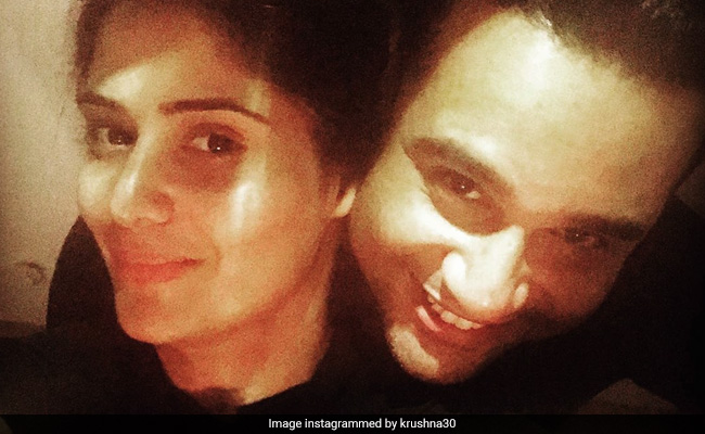 बिग बॉस में फूट-फूटकर रोईं आरती सिंह तो भाई कृष्णा अभिषेक न रख पाए काबू, बोले- घर में आकर...