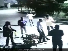 On Video, Robbers Loot Cash At Gunpoint From Builder's Home In Madhya Pradesh On Video, Robbers Loot Cash At Gunpoint From Builder's Home In Madhya Pradesh