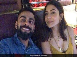 विराट कोहली ने पत्नी अनुष्का संग रात में देखी फिल्म, फोटो डालकर बोले- 'इस हॉटी के साथ...' विराट कोहली ने पत्नी अनुष्का संग रात में देखी फिल्म, फोटो डालकर बोले- 'इस हॉटी के साथ...'