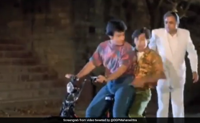 'Don't Triple-Seat': An Iconic <I>Andaz Apna Apna</i> Scene In Maharashtra Police's Tweet