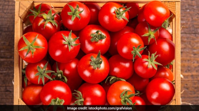 Skincare Tips: You can fight multiple skin problems with tomato