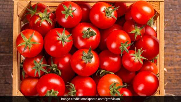 Skincare Tips: Tomato May Help You Bid Farewell To Fight Skin Woes; Here Are Few Simple Ways To Use It For Different Skin Problems