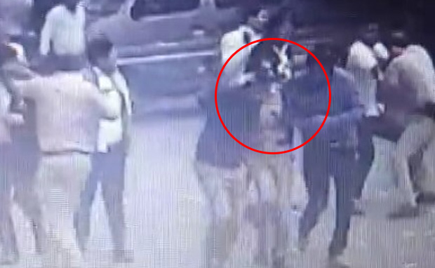 Tis Hazari Violence: New Video Of Delhi Court Clash Shows Lawyers Chasing Woman Officer