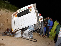 11 Killed In Collision Between Truck, Van And Bike In Andhra Pradesh 11 Killed In Collision Between Truck, Van And Bike In Andhra Pradesh