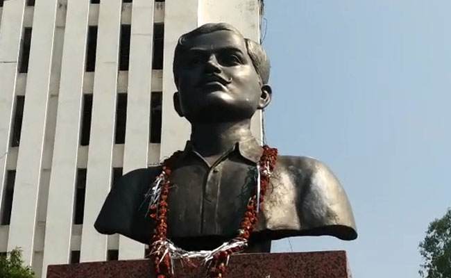 In Bhopal, Congress vs BJP Over Chandrashekhar Azad, Arjun Singh Statues