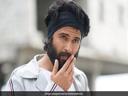 Liger Collection: आमिर या अक्षय नहीं यह साउथ का स्टार बन सकता है बॉक्स ऑफिस का अगला सिकंदर, रिलीज से पहले ही भर गई झोली Liger Collection: आमिर या अक्षय नहीं यह साउथ का स्टार बन सकता है बॉक्स ऑफिस का अगला सिकंदर, रिलीज से पहले ही भर गई झोली