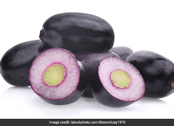 7 Fun Ways To Include Jamun (Black Plum) To Your Diet 7 Fun Ways To Include Jamun (Black Plum) To Your Diet