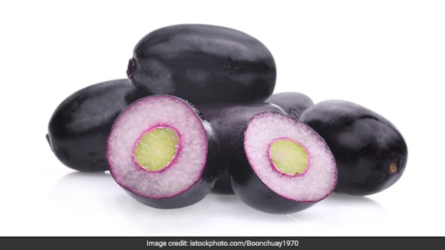 The seeds of jamun are very helpful in lowering blood glucose level