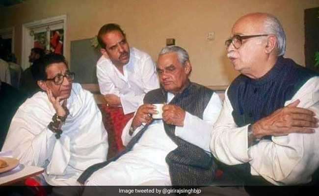 As Shiv Sena Splits From BJP Again, Giriraj Singh Tweets Throwback Photo