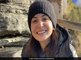 अनुष्का शर्मा और विराट कोहली को सफर में मिले नए दोस्त, क्यूट Photos हुईं वायरल अनुष्का शर्मा और विराट कोहली को सफर में मिले नए दोस्त, क्यूट Photos हुईं वायरल