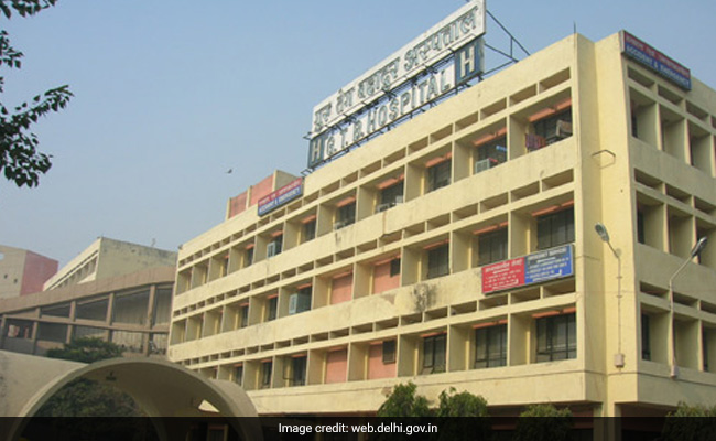 Delhi's Guru Teg Bahadur Hospital Reduces Covid Beds Amid Oxygen Crisis