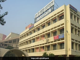 Delhi's Guru Teg Bahadur Hospital Reduces Covid Beds Amid Oxygen Crisis Delhi's Guru Teg Bahadur Hospital Reduces Covid Beds Amid Oxygen Crisis