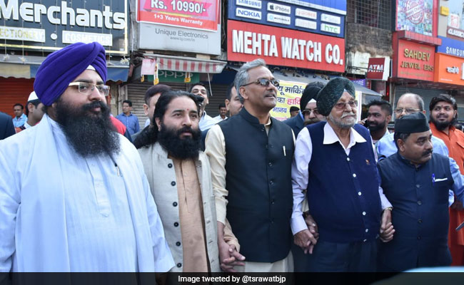 Trivendra Singh Rawat Forms 50 km-Long Human Chain Against Single-Use Plastic