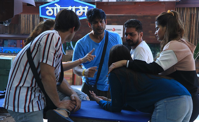 <i>Bigg Boss 13</i> Written Update November 6, 2019: After Ugly Fight With Mahira Sharma, Sidharth Shukla Punished For Aggressive Behaviour