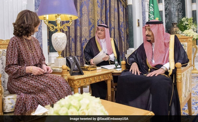 Saudi King Hosts CIA Chief After Spying On Twitter Users Charges