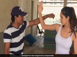 दिशा पटानी से उलझना इस शख्स को पड़ा भारी, एक्ट्रेस ने मारा जोरदार पंच- देखें Viral Video दिशा पटानी से उलझना इस शख्स को पड़ा भारी, एक्ट्रेस ने मारा जोरदार पंच- देखें Viral Video