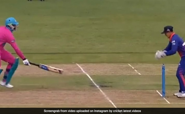 एमएस धोनी की तरह इस कीपर ने दिया बल्लेबाज को चकमा, ऐसे उखाड़ दिया विकेट, देखें Video