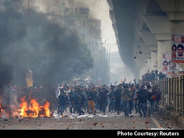 Stones Thrown At Police In Delhi Over Citizenship Act: Ground Report From Seelampur