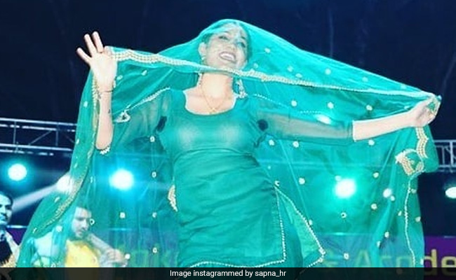 सपना चौधरी ने 'घूंघट 3' सॉन्ग पर यूं मचाया धमाल, बार-बार देखा जा रहा डांस Video