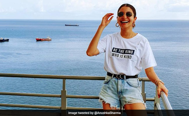 Anushka Sharma Made Wednesday Brighter With #HappyTweets Initiative