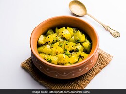 Lauki Ke Fayde: लौकी को क्यों करना चाहिए डाइट में शामिल, जानें चमत्कारिक फायदे
