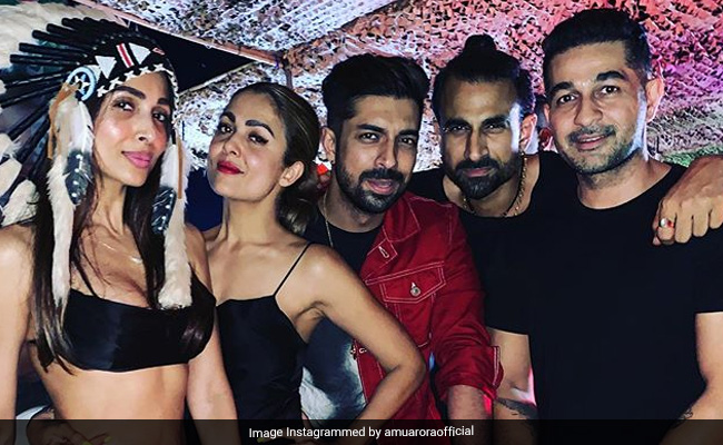 Malaika And Amrita Arora, Twinning In Black, Tune In To Party Mode In Goa