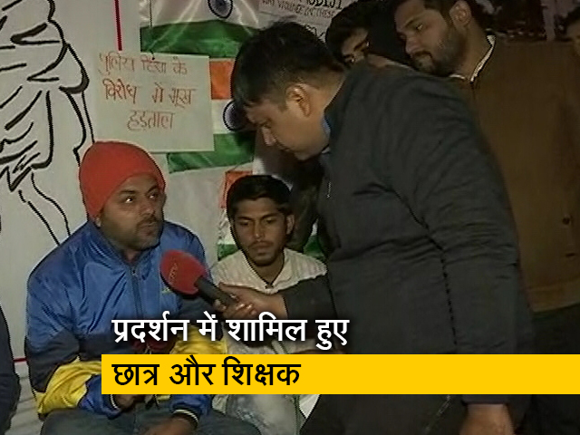 रवीश कुमार का प्राइम टाइम: जामिया के बाहर प्रदर्शन लगातार जारी