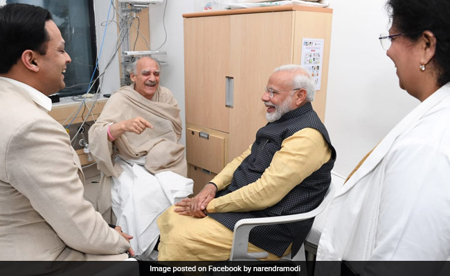 PM Modi Visits Arun Shourie At Pune Hospital, Tweets On "Wonderful Interaction"