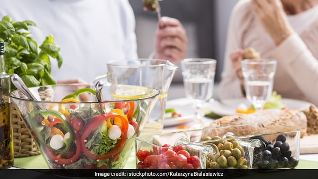 Foods for elderly: They need more fibre to ensure optimum digestion and prevent constipation