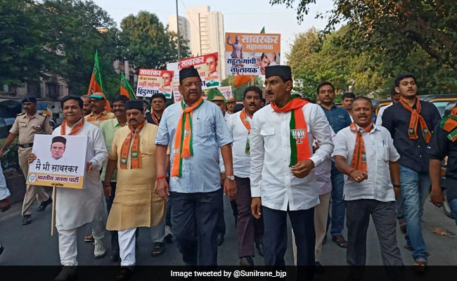 BJP Protests In Mumbai Against Rahul Gandhi's Savarkar Remark
