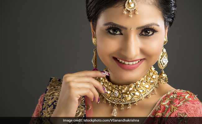 Wedding Season 2019: 9 Ethnic <i>Kundan</i> Jewellery Sets No Bride Can Do Without