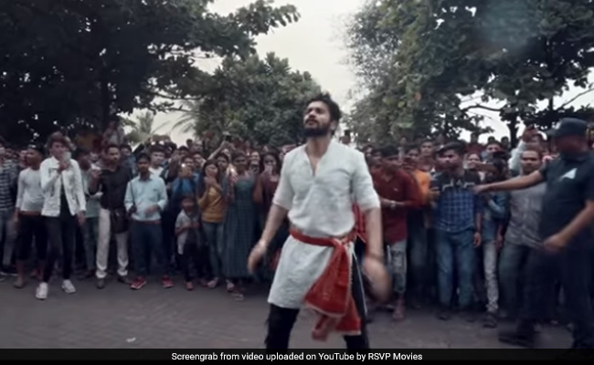 'भांगड़ा पा ले' की रिलीज डेट आई सामने, तो यह एक्टर शाहरुख-सलमान के बंगले के बाहर लगा चिल्लाने- देखें Video