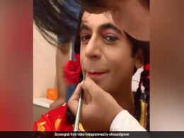 सुनील ग्रोवर फिर बनें 'गुत्थी', सलमान खान के शो में यूं मचा दी धूम...देखें Video सुनील ग्रोवर फिर बनें 'गुत्थी', सलमान खान के शो में यूं मचा दी धूम...देखें Video