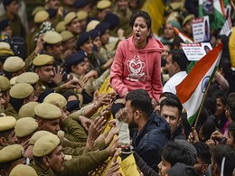 Delhi Women's Panel Members March To Demand Death Penalty For Rapists Delhi Women's Panel Members March To Demand Death Penalty For Rapists