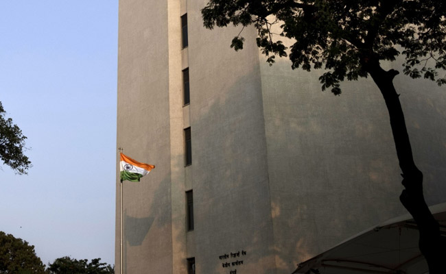 Reverse Repo Rate में कटौती,  कोरोनावायरस से जूझ रही अर्थव्यवस्था के लिए आरबीआई के 5 बड़े ऐलान