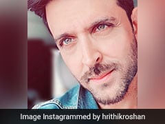 ऋतिक रोशन ने दिखाया अपना 'दिल', फैन बोले - बहुत बड़ा है भाई...मिले 10 लाख ये ज्यादा Hearts ऋतिक रोशन ने दिखाया अपना 'दिल', फैन बोले - बहुत बड़ा है भाई...मिले 10 लाख ये ज्यादा Hearts