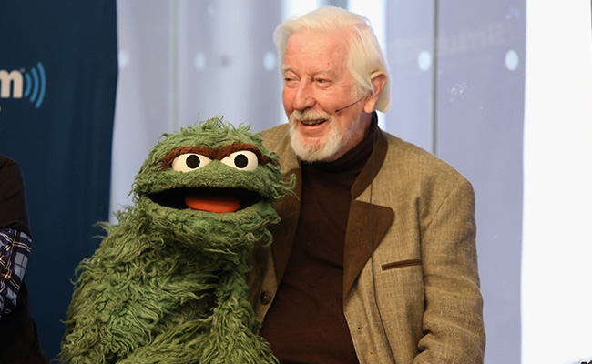 "Sesame Street" Puppeteer Caroll Spinney Dies At 85