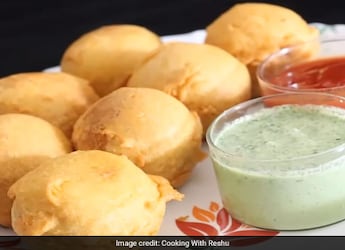 Watch: Make These Crispy Matar Mysore Bonda For Your Tea Time Snack Watch: Make These Crispy Matar Mysore Bonda For Your Tea Time Snack