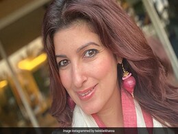 Twinkle Khanna Proves That 'Onions Are A Girl's Best Friends.' See Pic Twinkle Khanna Proves That 'Onions Are A Girl's Best Friends.' See Pic